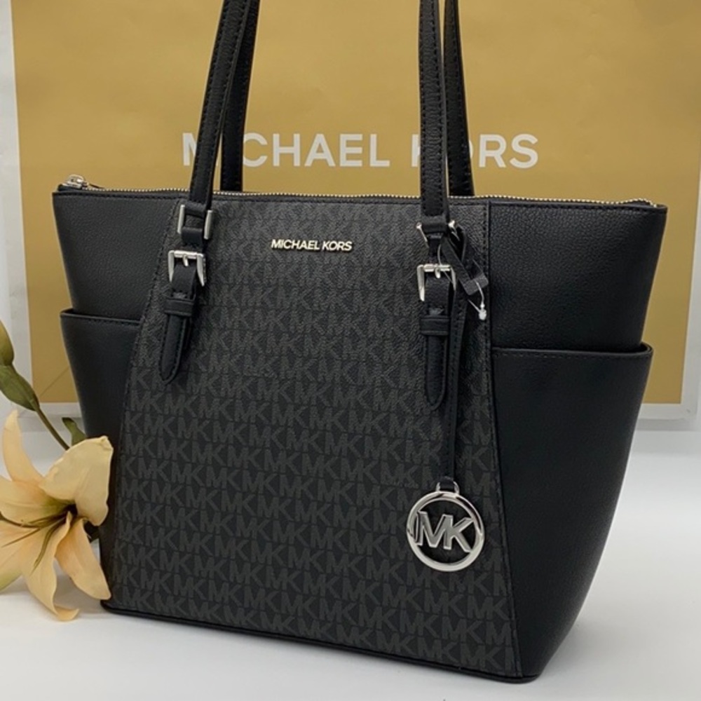 MICHAEL KORS CHARLOTTE LARGE TOP ZIP TOTE Black